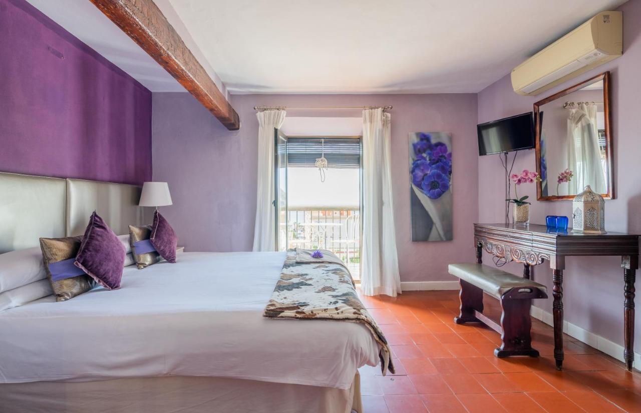 Double Room with Balcony and Sea View